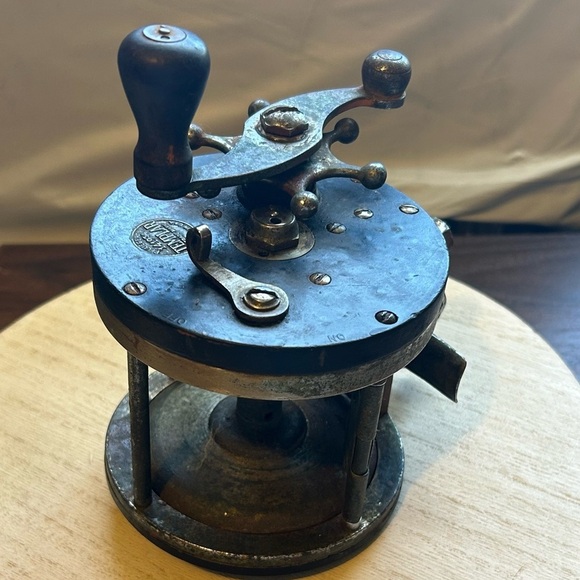 Vintage Pflueger Templar 1419 3/4 Conventional Fishing Reel - Picture 15 of 15